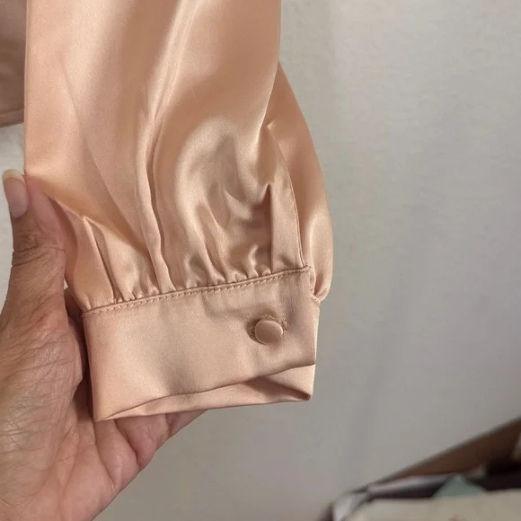 Lulu's Peach Satin Open-Back Peplum blouse - Picture 8 of 10
